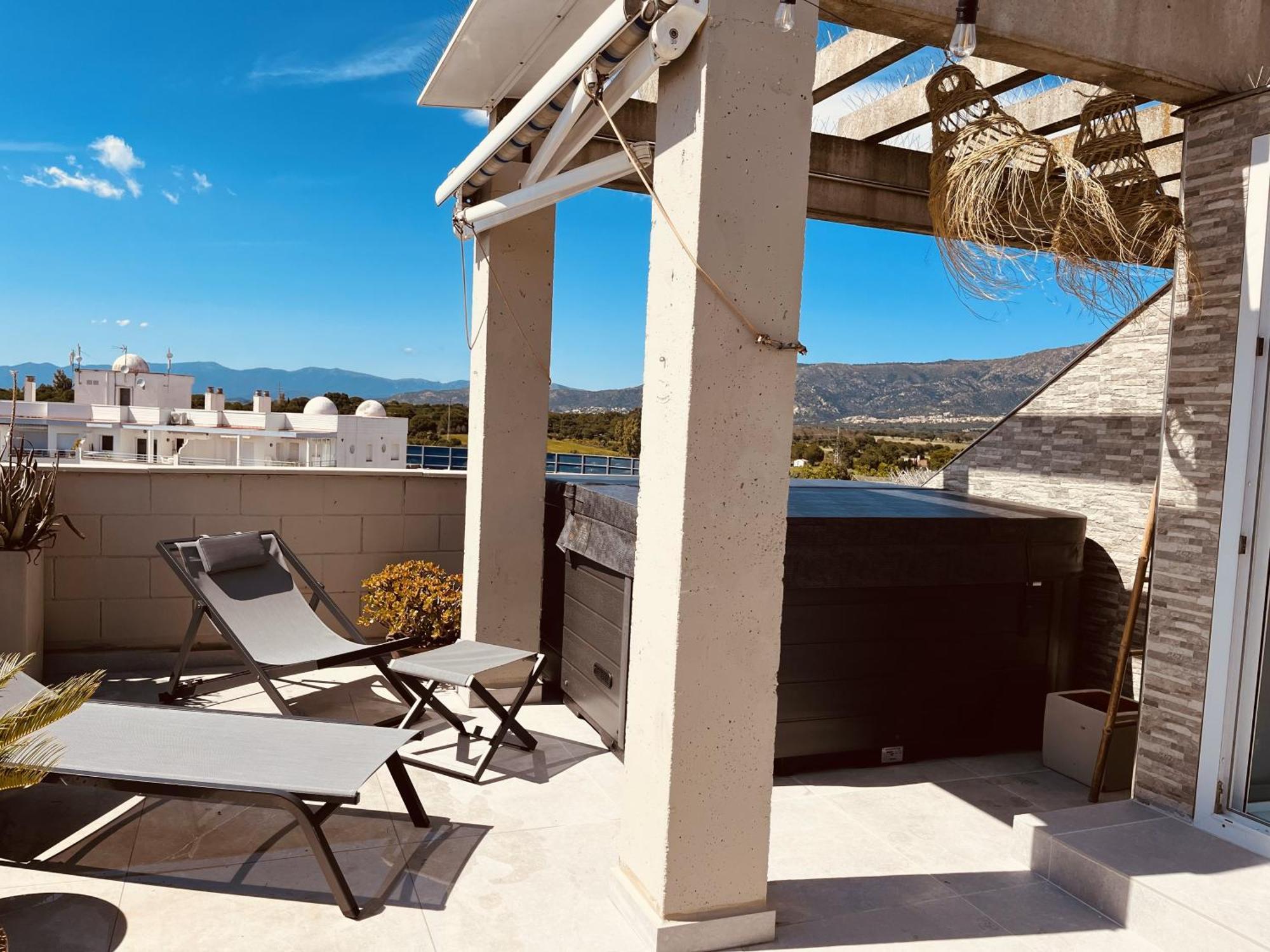 Serenity, Canal, Amarre, Piscine Et Jacuzzi Apartment